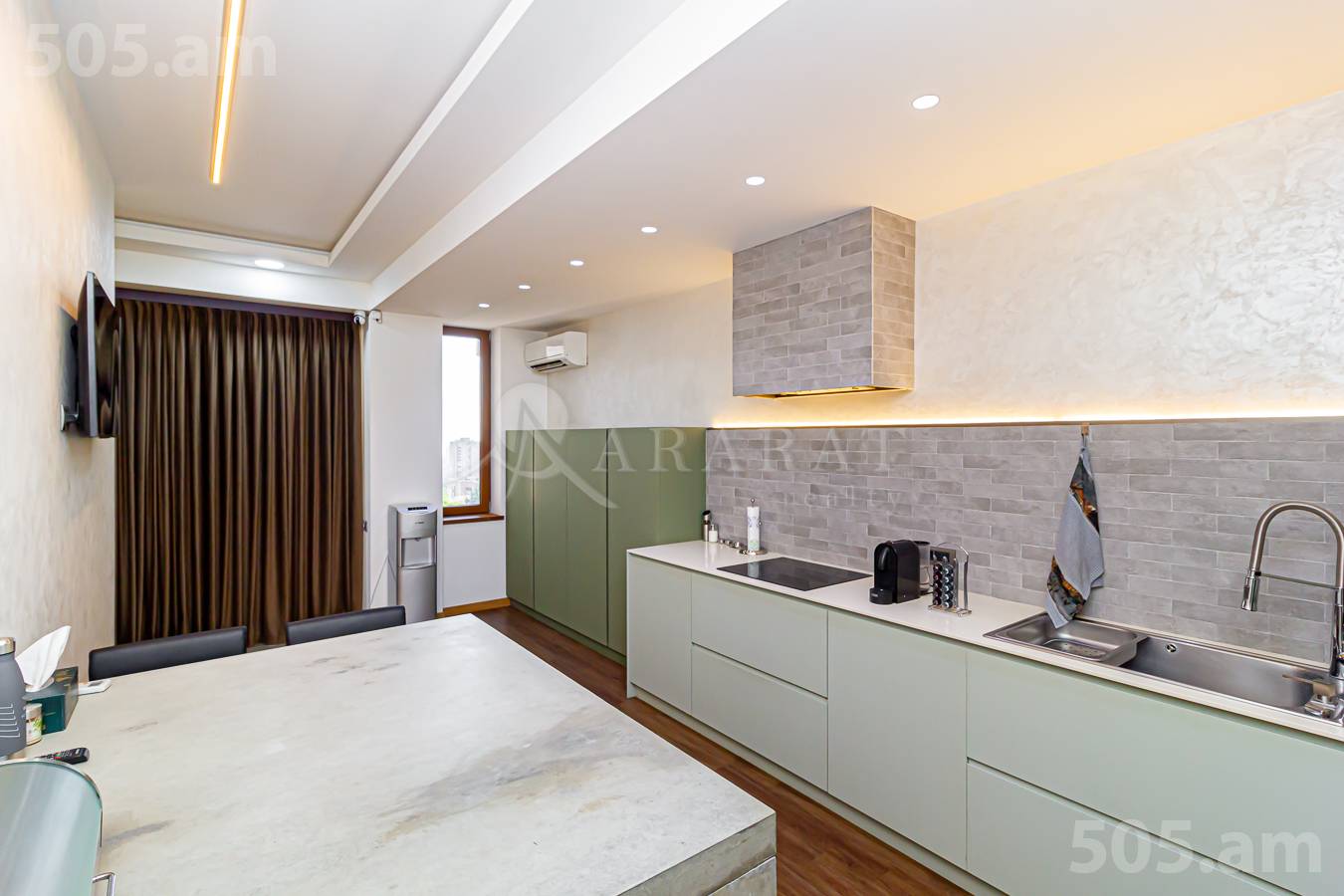 3 bedroom apartment for sale Antarayin St, Center Yerevan, 152585