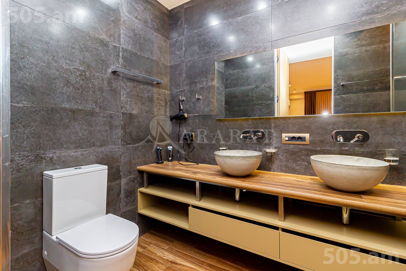 3 bedroom apartment for sale Antarayin St, Center Yerevan, 152585