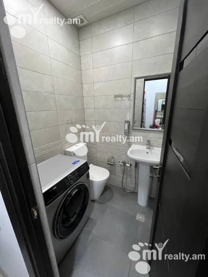 4 սենյականոց բնակարան  Հանրապետության փող, Կենտրոն Երևան, 159682