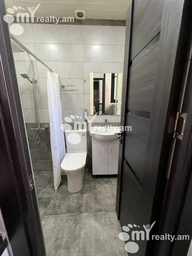 4 սենյականոց բնակարան  Հանրապետության փող, Կենտրոն Երևան, 159682