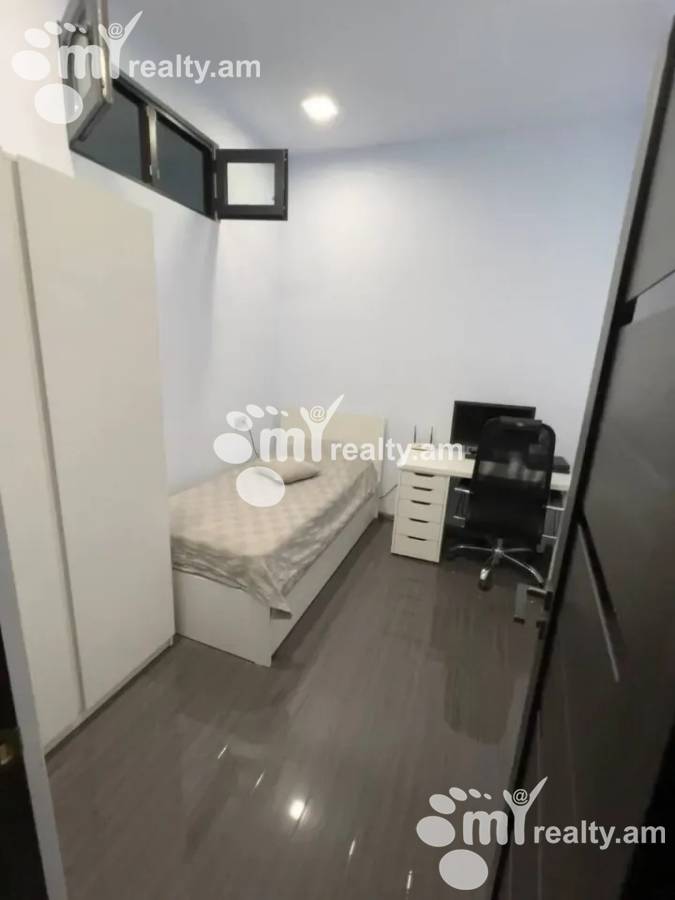 4 սենյականոց բնակարան  Հանրապետության փող, Կենտրոն Երևան, 159682