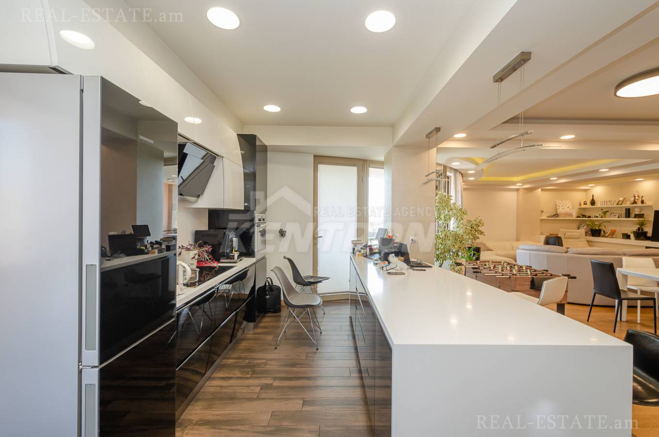 5 սենյականոց բնակարան  Լեոի փող, Կենտրոն Երևան, 138867