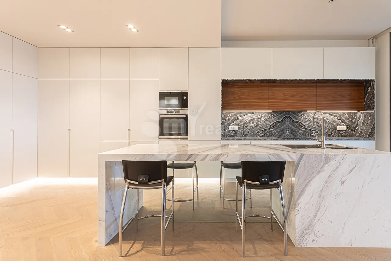 Купить 4 комнатную квартиру Пушкин ул, Центр Ереван, 157582