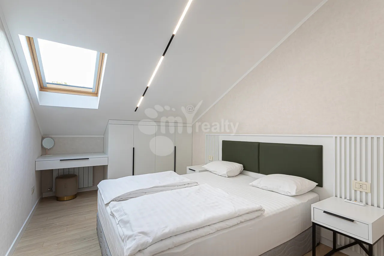 3 bedroom apartment for sale Aram St, Center Yerevan, 159472