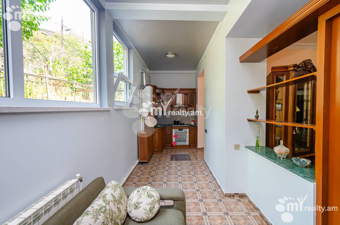 3 bedroom apartment for rent خیابان ساریان, مرکز شهر ایروان, 151698