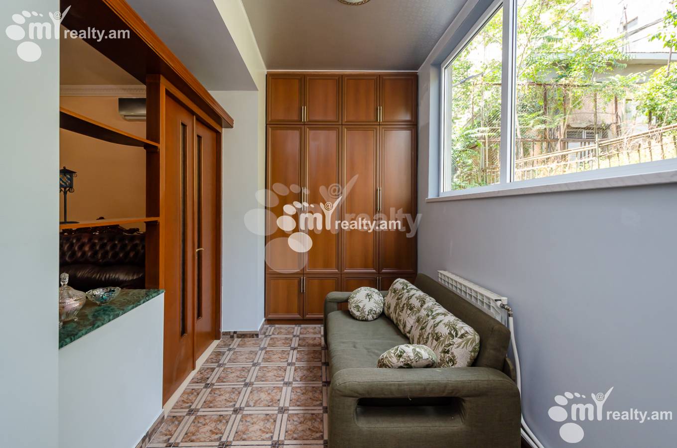 3 bedroom apartment for rent خیابان ساریان, مرکز شهر ایروان, 151698