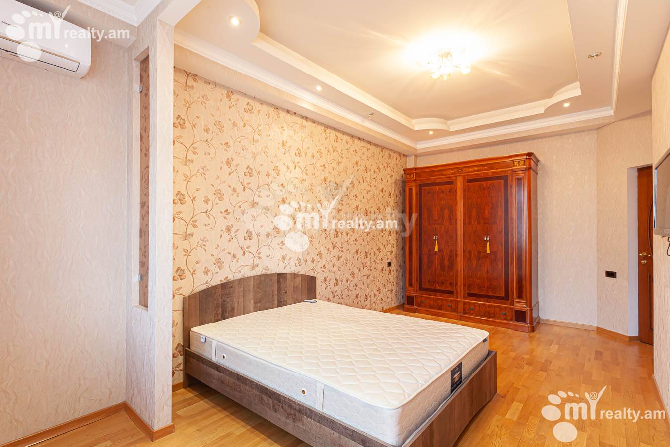 3 bedroom apartment for rent Yekmalyan St, Center Yerevan, 152993