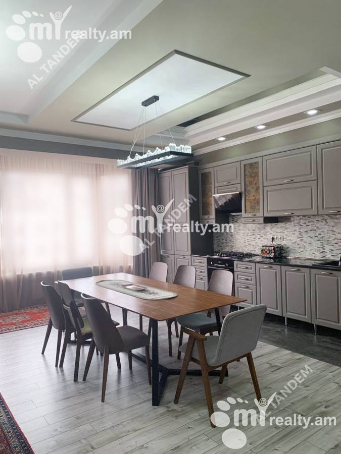 4 bedroom apartment for sale خیابان لِر. کامسار, مرکز شهر ایروان, 159122