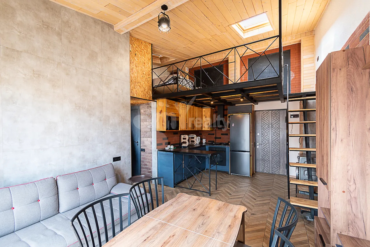 Купить 2 комнатную квартиру Вардананц ул, Центр Ереван, 159731