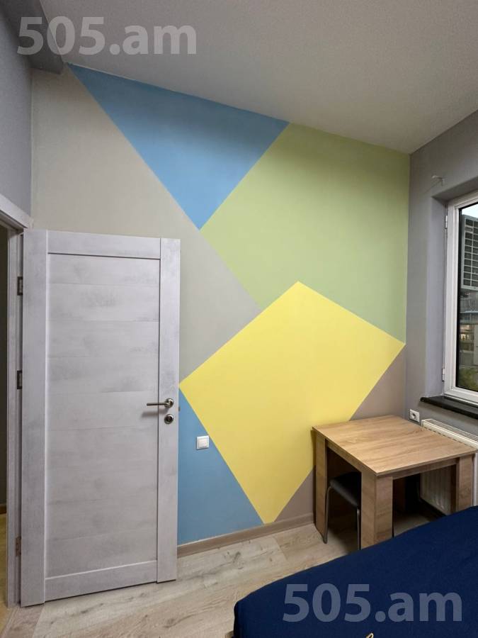 4 սենյականոց բնակարան  Հանրապետության փող, Կենտրոն Երևան, 154152