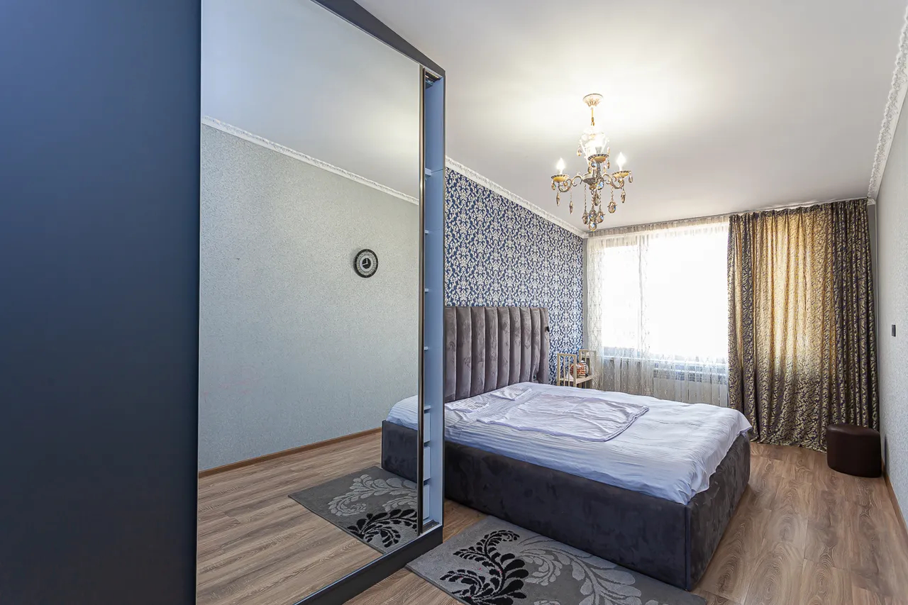 4 bedroom apartment for rent خیابان یِکمالیان, مرکز شهر ایروان, 159757