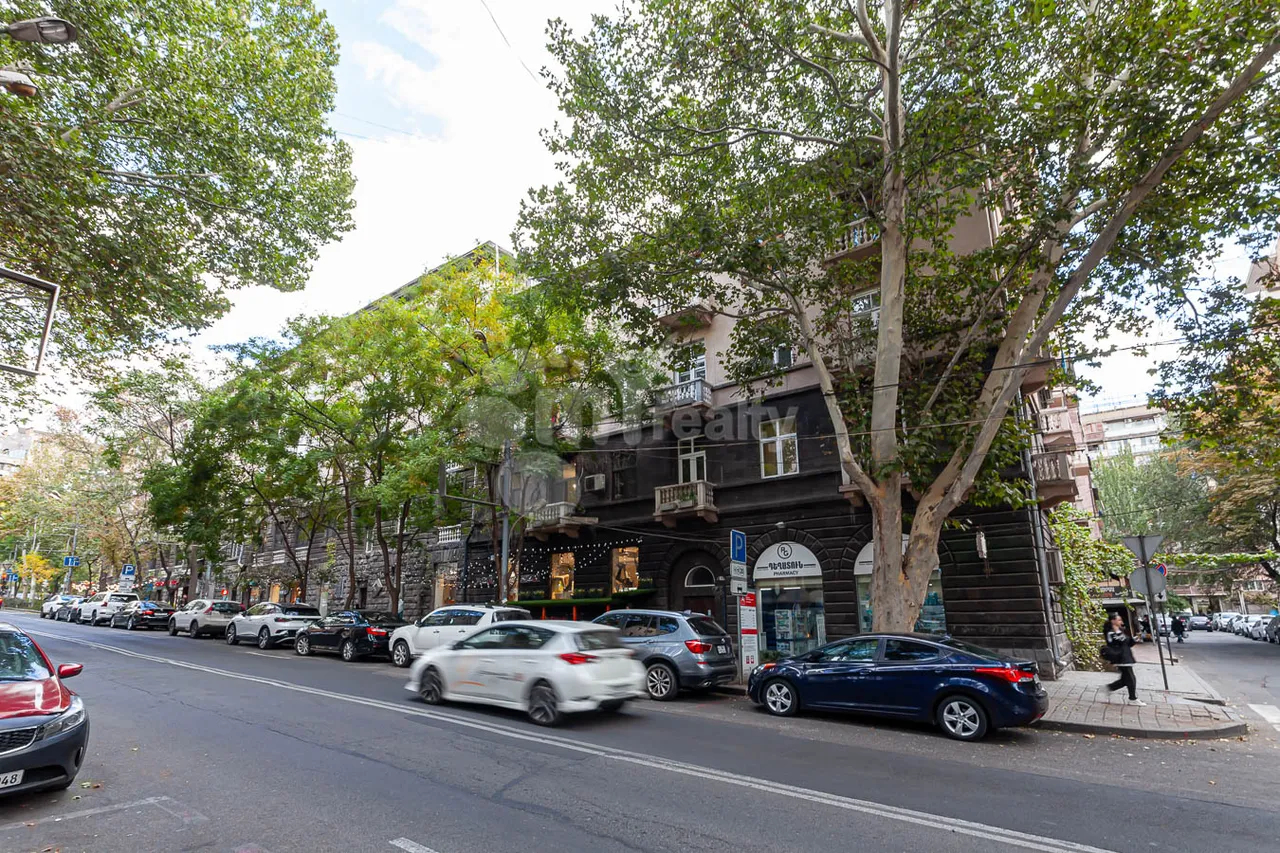 4 bedroom apartment for sale Aghayan St, Center Yerevan, 161574