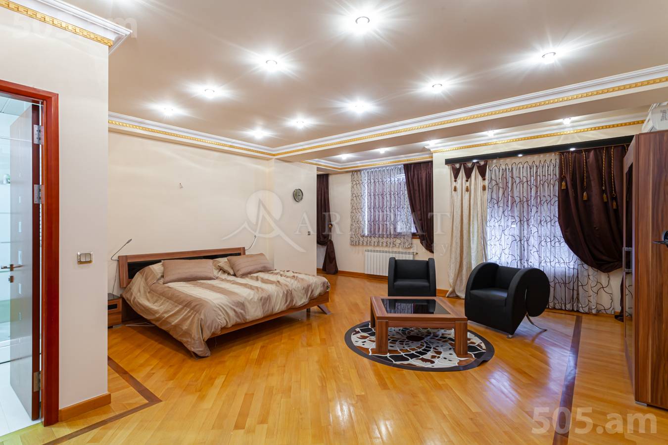 Купить 5 комнатную квартиру Антараин ул, Центр Ереван, 149077