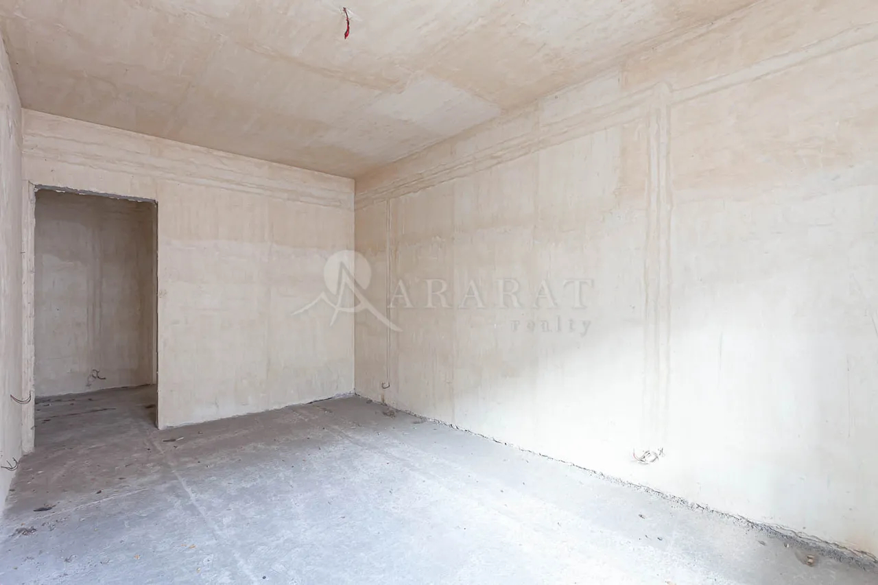 3 սենյականոց բնակարան  Ռոստոմի փող, Կենտրոն Երևան, 157235