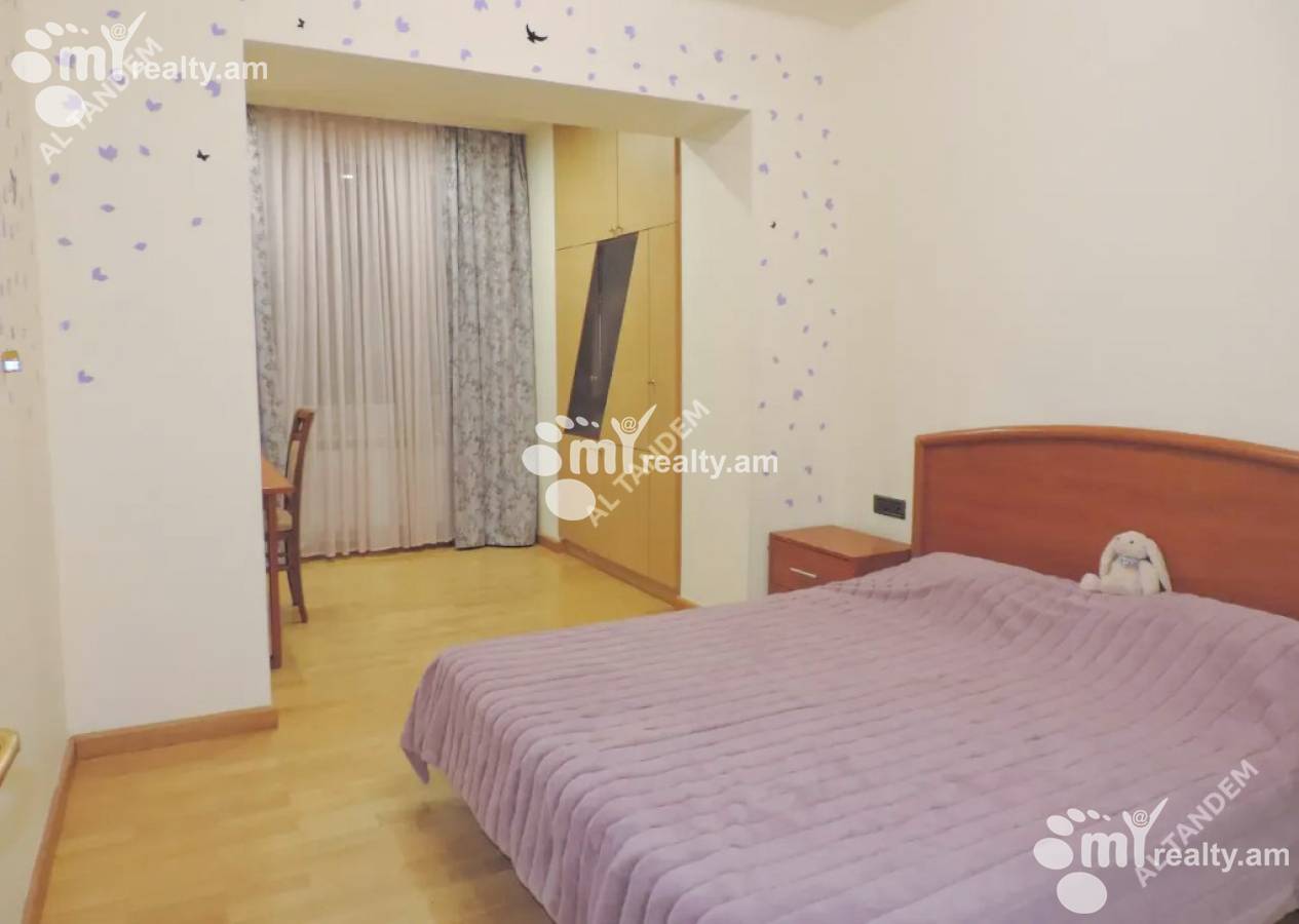 Купить 4 комнатную квартиру Абовян ул, Центр Ереван, 159948