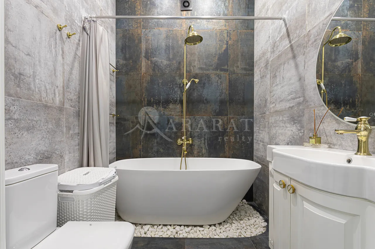Снять 4 комнатную квартиру Арам ул, Центр Ереван, 159396