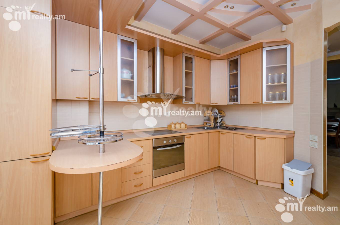 Снять 4 комнатную квартиру Закян ул, Центр Ереван, 154259