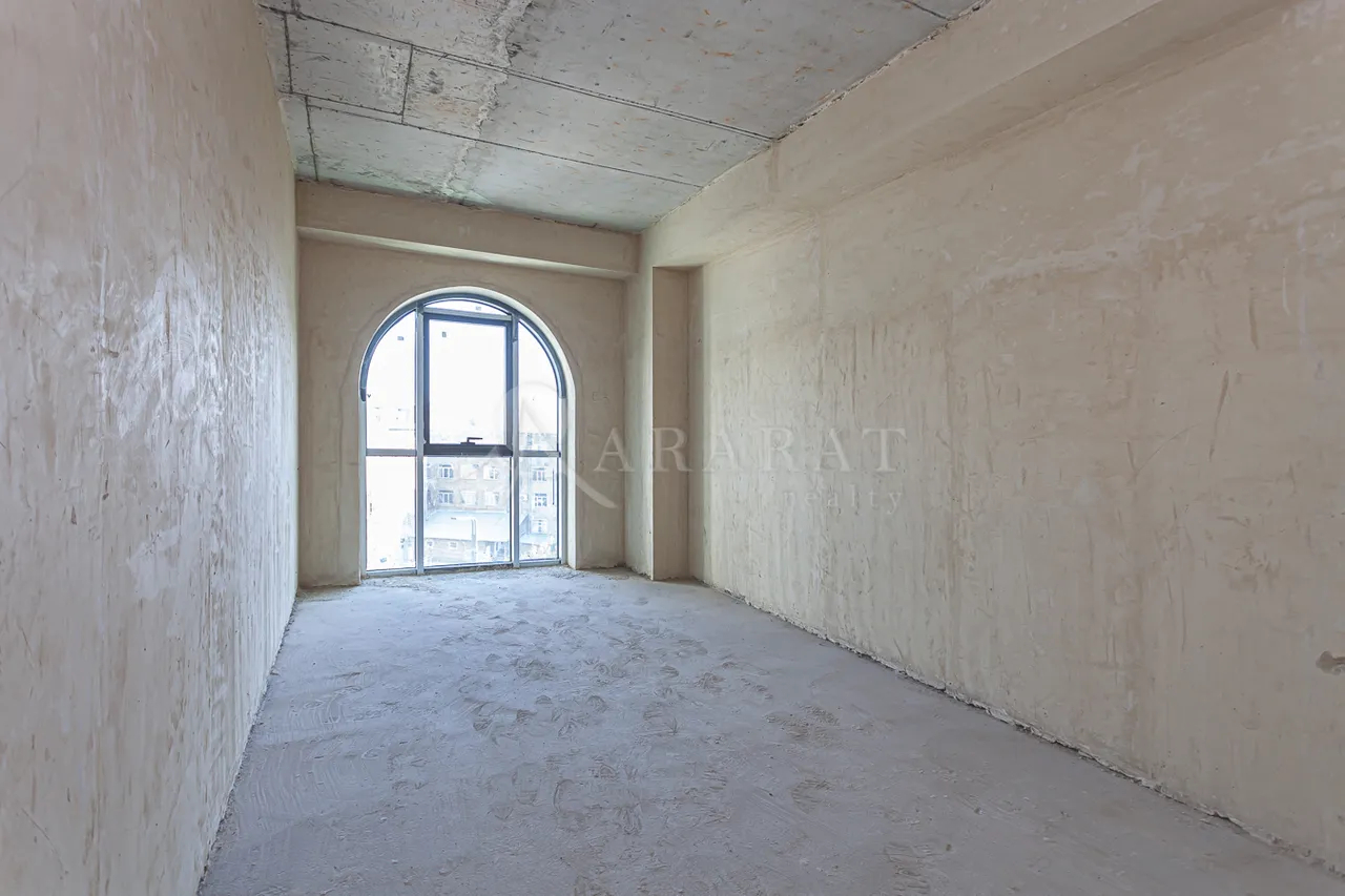 4 bedroom apartment for sale خیابان گِریبودوف, عربگیر ایروان, 161910