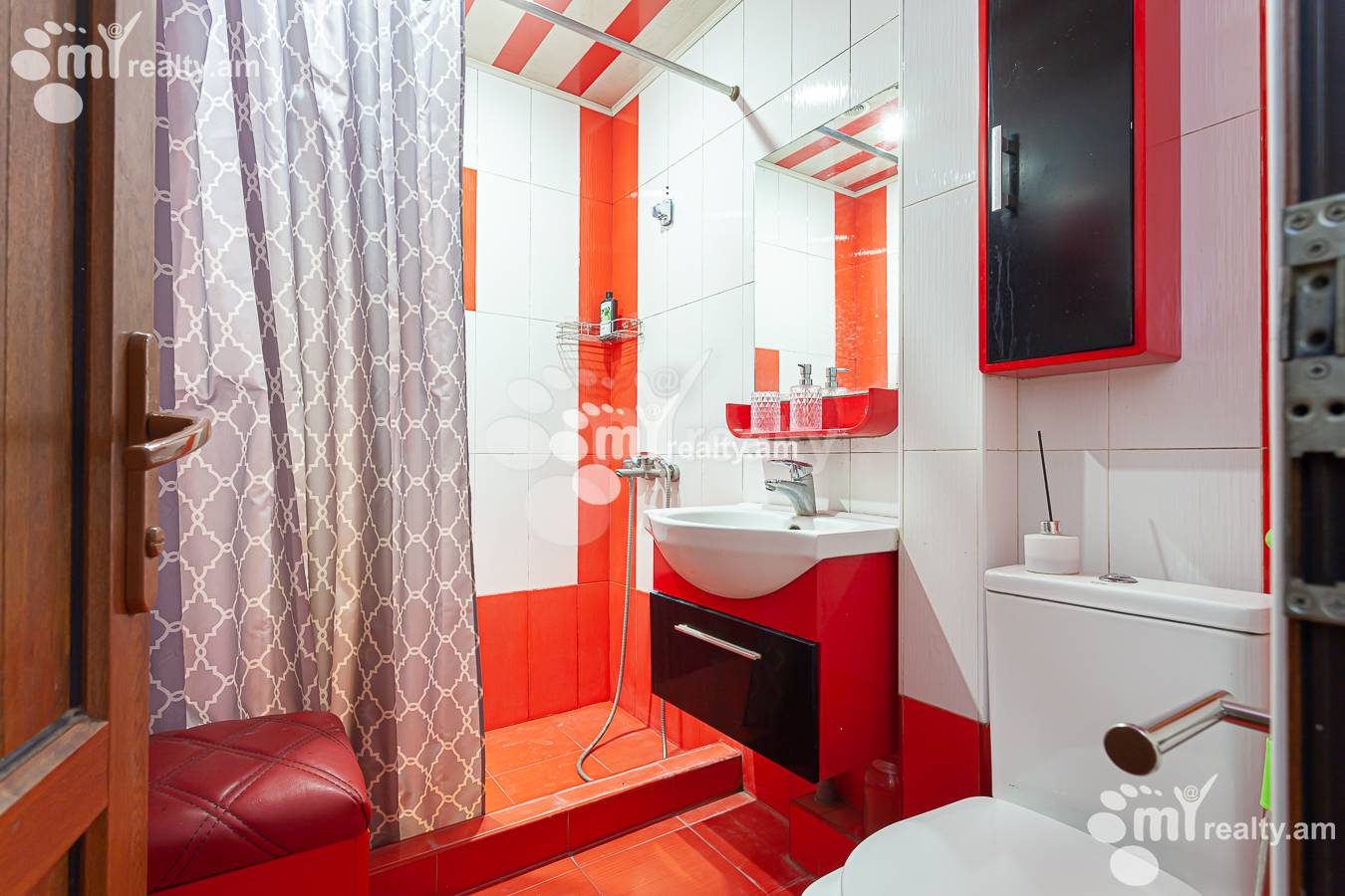 Купить 3 комнатную квартиру Баграмян пр 2ой переу, Арабкир Ереван, 152276