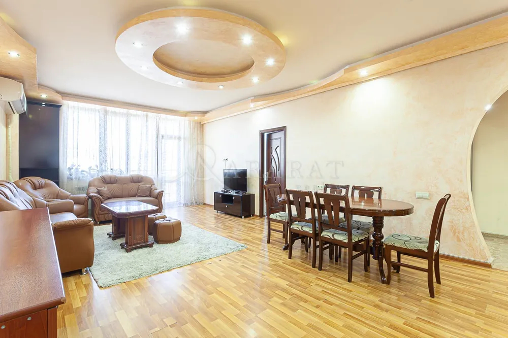 varcov-bnakaran-norakaruycum/2-senyakanoc/Aram+St/Center/Yerevan