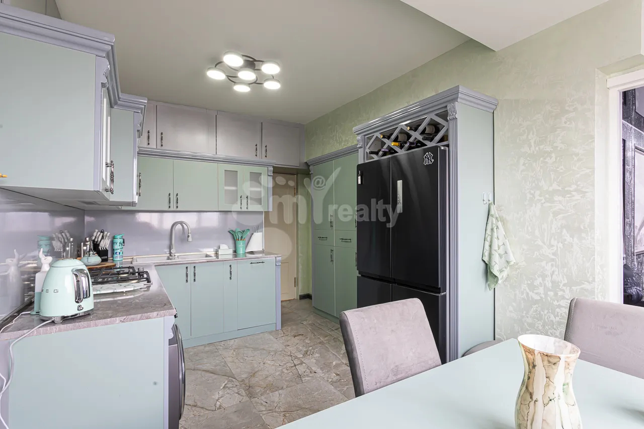 3 bedroom apartment for sale خیابان اِ. کوچار, مرکز شهر ایروان, 159487