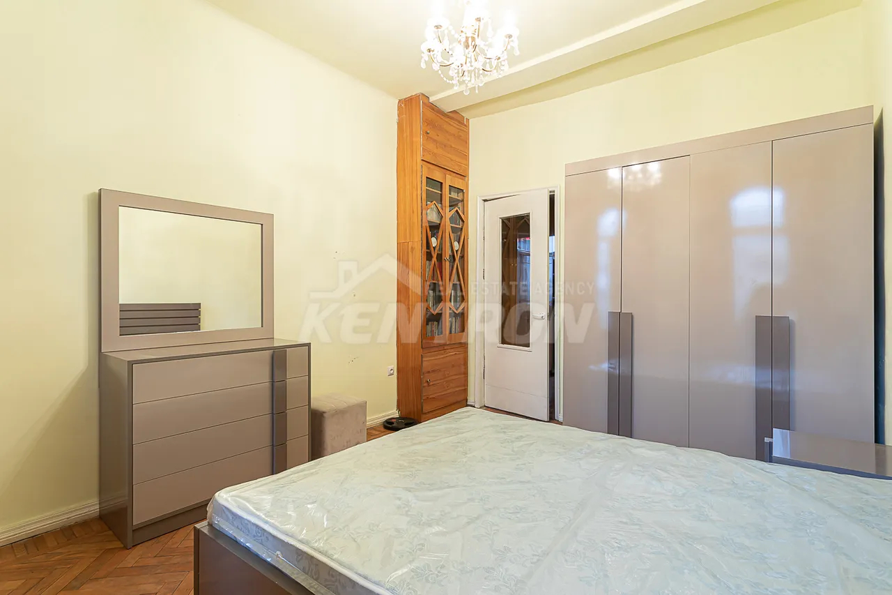 3 bedroom apartment for sale Charents St, Center Yerevan, 157410