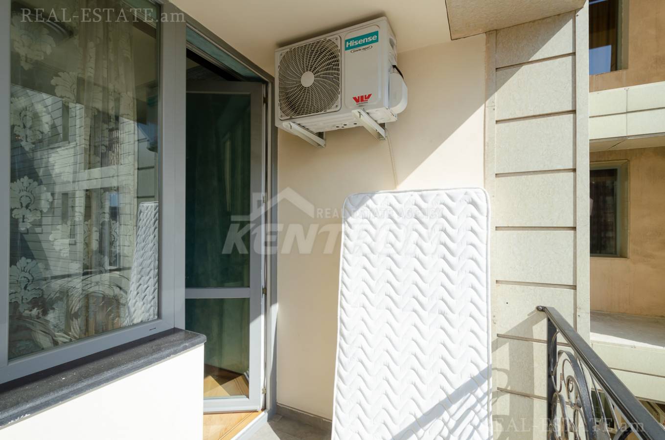 5 սենյականոց բնակարան  Հանրապետության փող, Կենտրոն Երևան, 137953