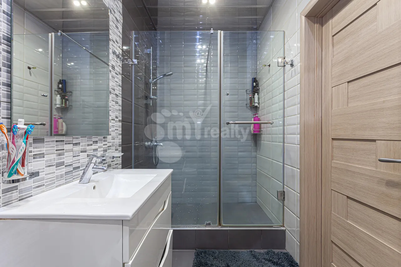 4 bedroom apartment for sale Ler. Kamsar St, Center Yerevan, 160740