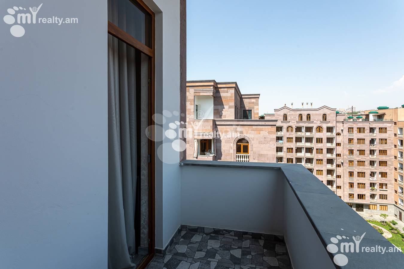 4 bedroom apartment for sale خیابان آدونس, عربگیر ایروان, 156083