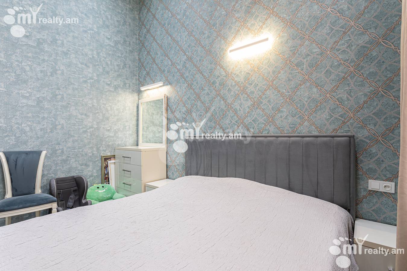 4 bedroom apartment for sale خیابان آدونس, عربگیر ایروان, 156083