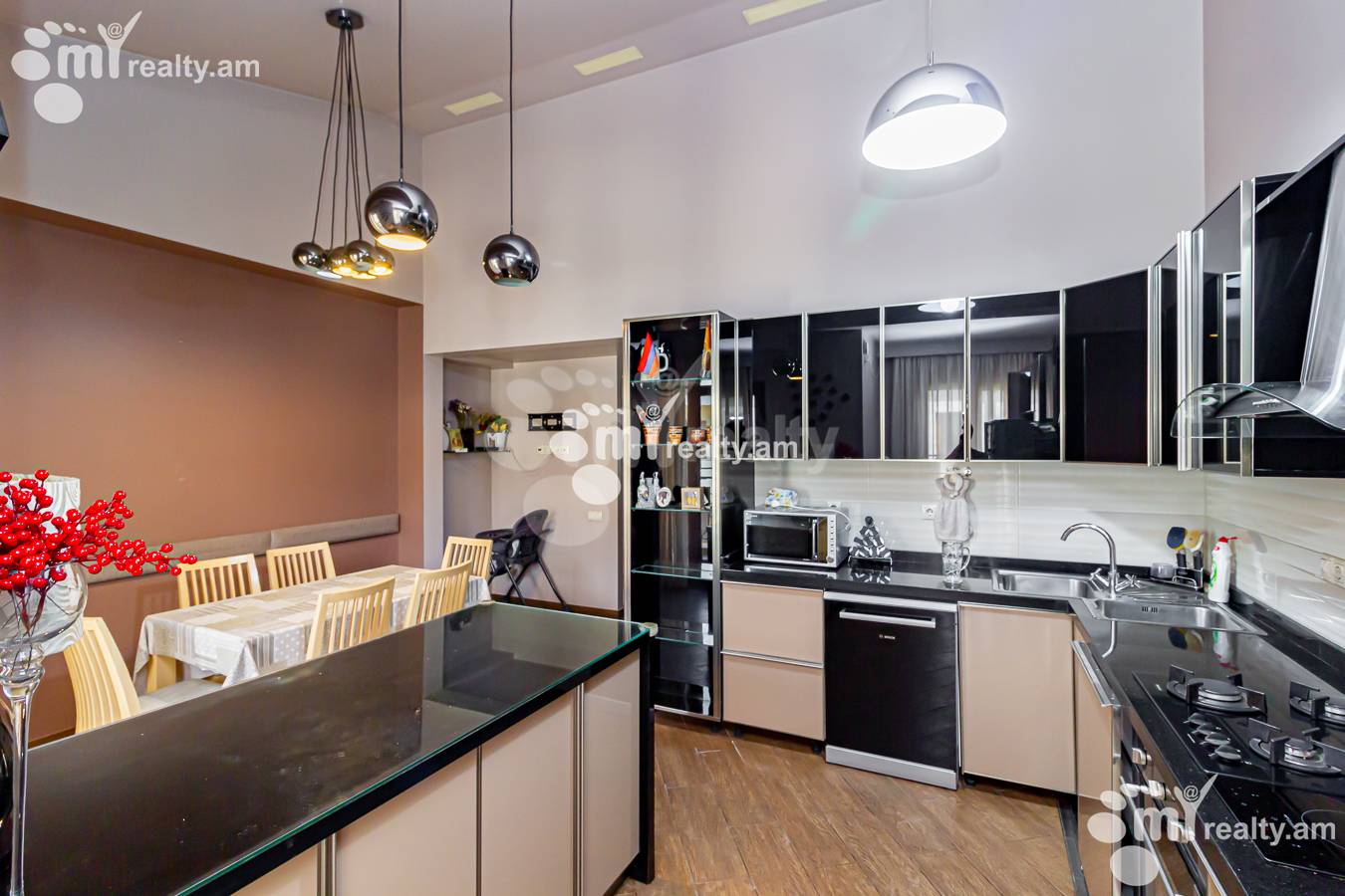 6 սենյականոց բնակարան  Ծարավ Աղբյուրի փող., Ավան Երևան, 152028