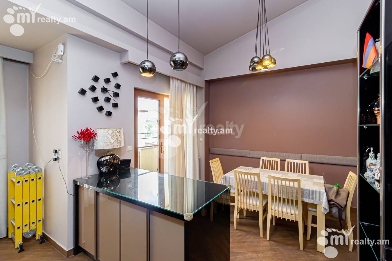 6 սենյականոց բնակարան  Ծարավ Աղբյուրի փող., Ավան Երևան, 152028