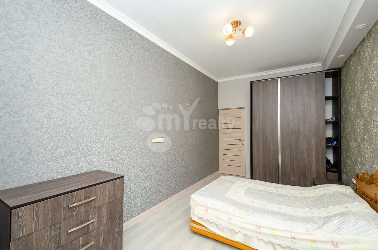 3 bedroom apartment for rent خیابان آدونس, عربگیر ایروان, 161485
