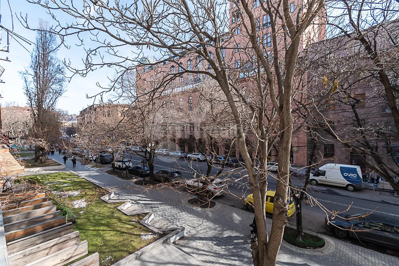 Снять 3 комнатную квартиру Московян ул, Центр Ереван, 159374