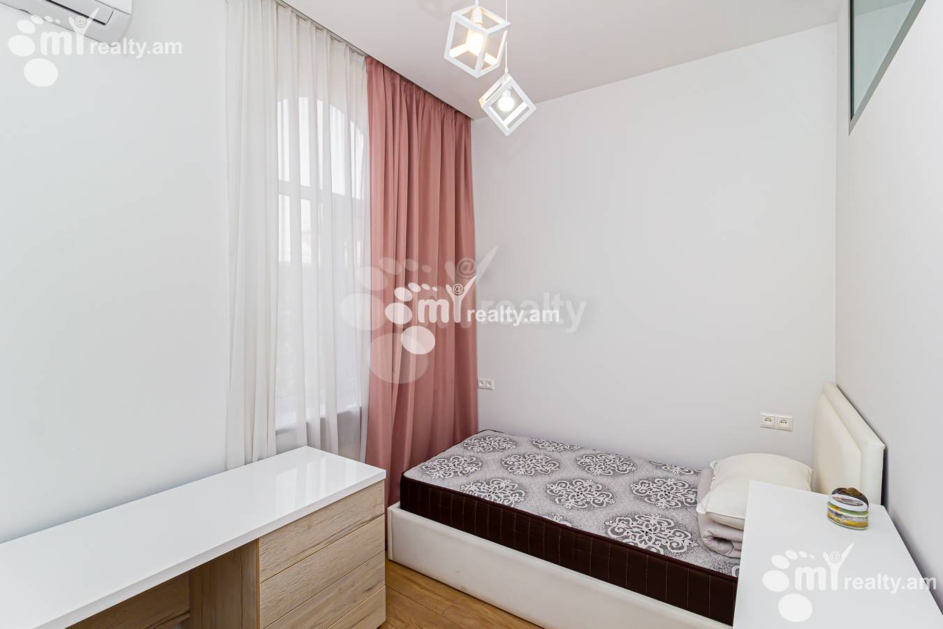 4 bedroom apartment for rent خیابان م. خورِناتسی, مرکز شهر ایروان, 152511