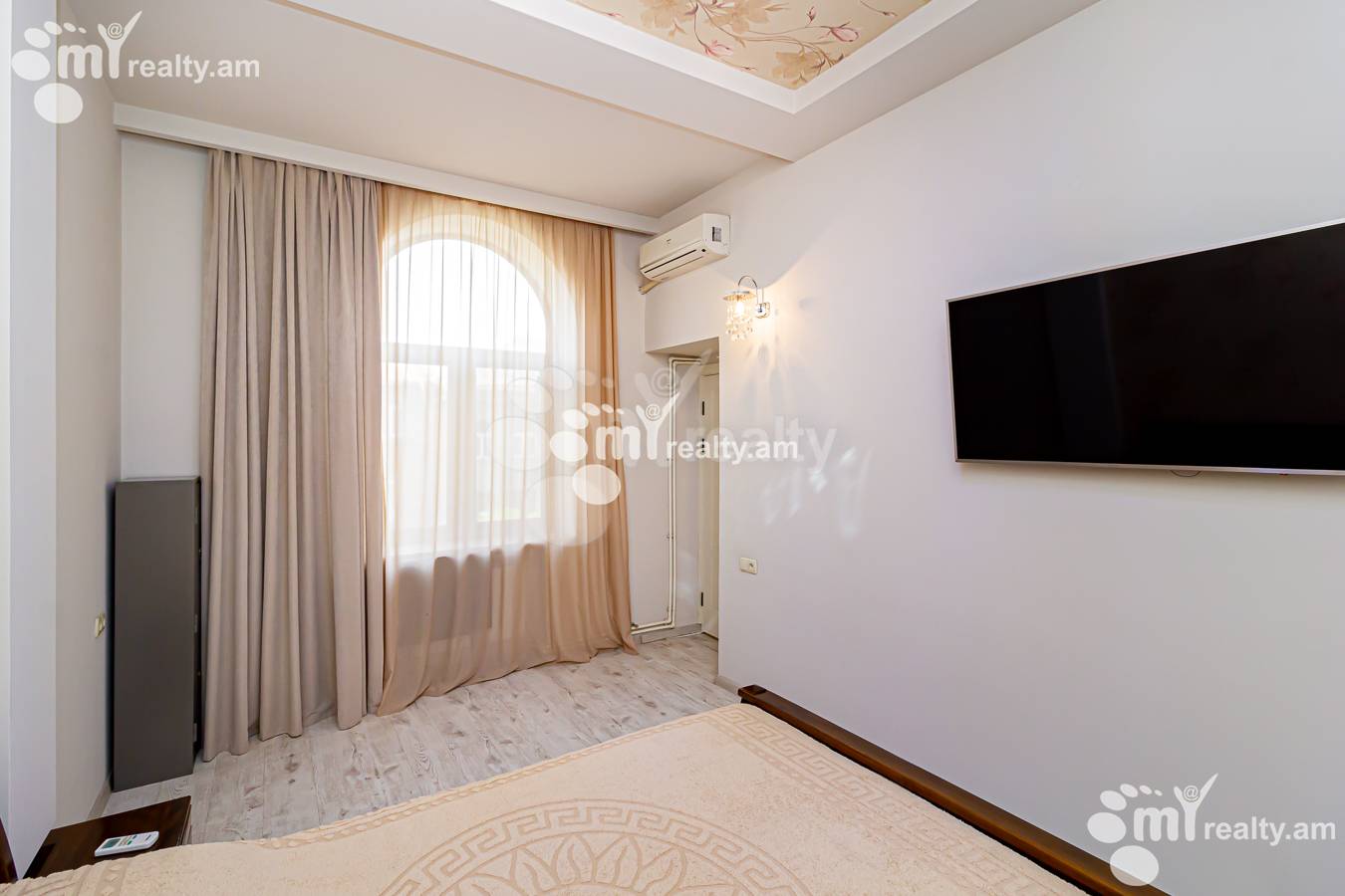 4 bedroom apartment for rent خیابان م. خورِناتسی, مرکز شهر ایروان, 152511