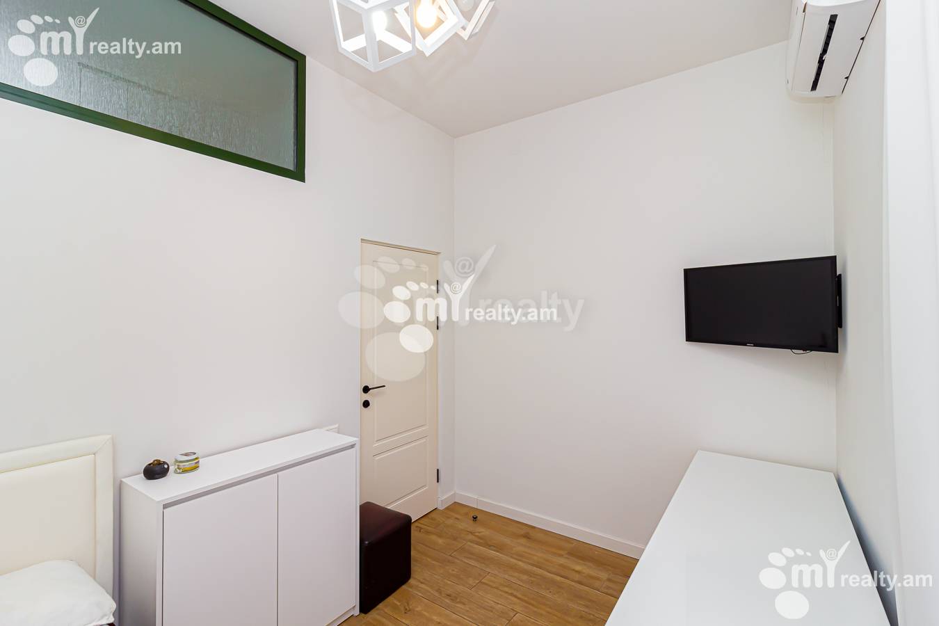 4 bedroom apartment for rent خیابان م. خورِناتسی, مرکز شهر ایروان, 152511