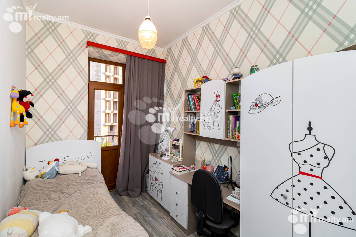 4 սենյականոց բնակարան  Տպագրիչների փող, Կենտրոն Երևան, 153916