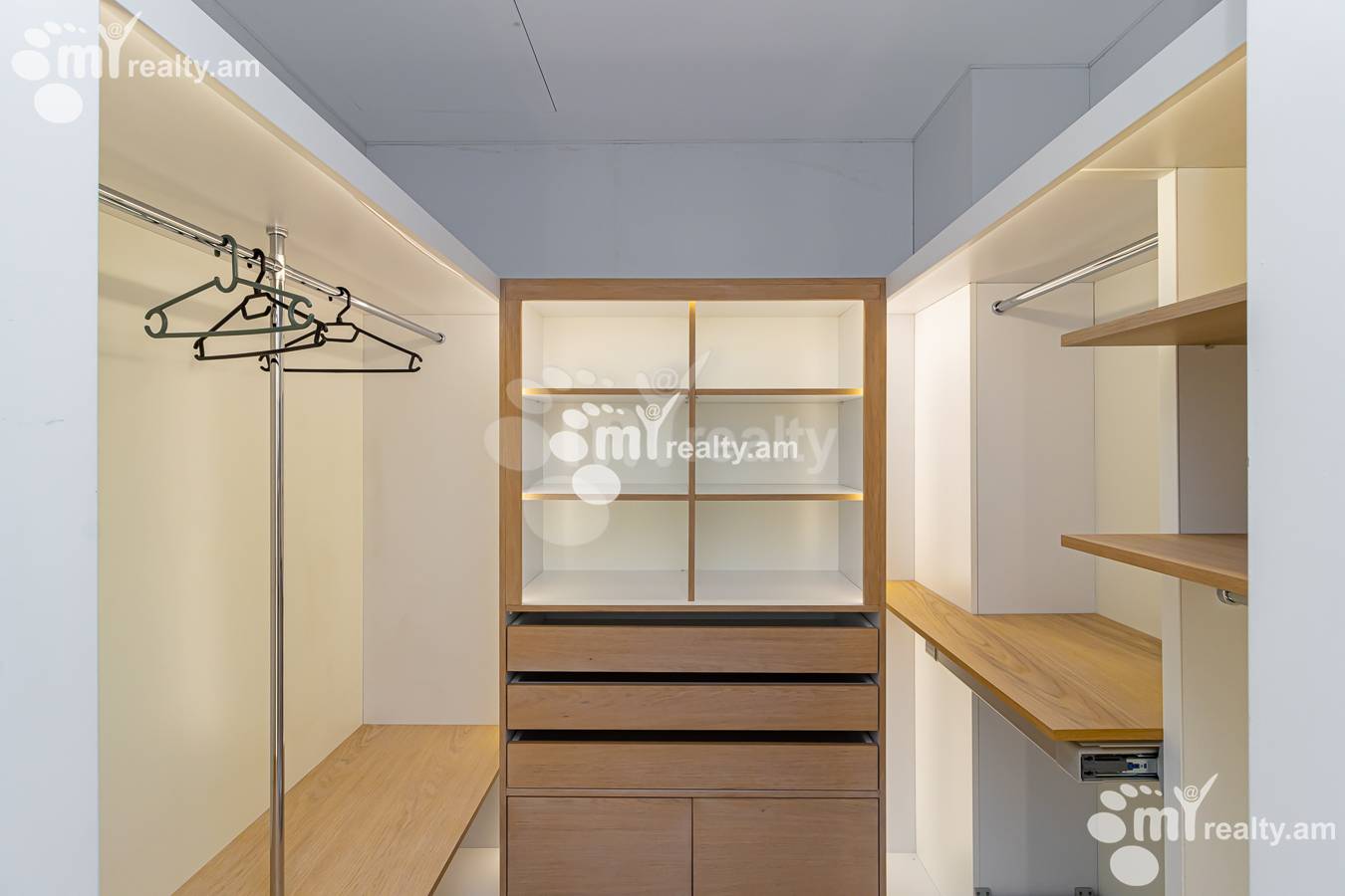 3 bedroom apartment for sale Sasna Тsrer St, Dawtaschen Yerevan, 147998