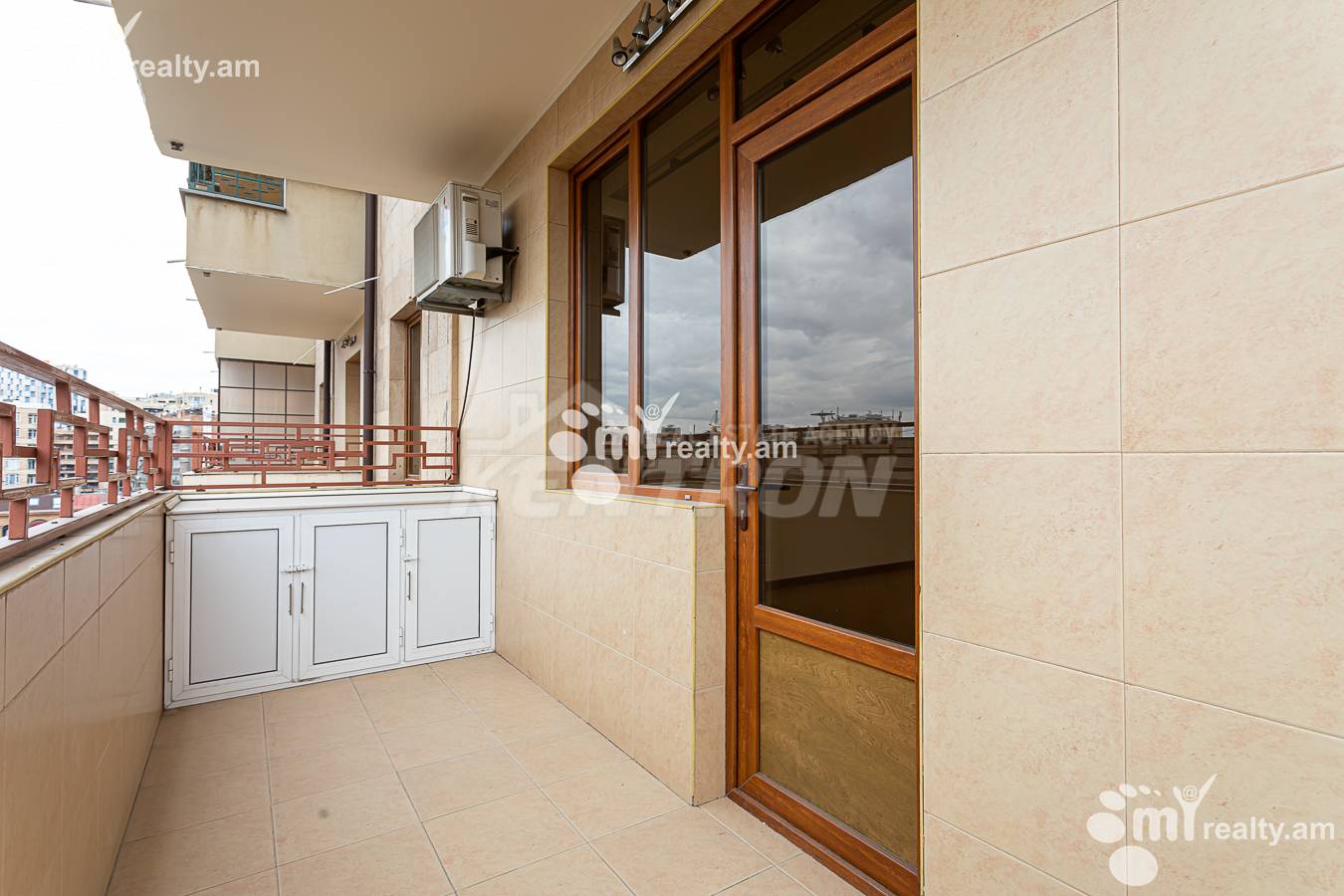 4 bedroom apartment for sale خیابان واردانانتس, مرکز شهر ایروان, 156883