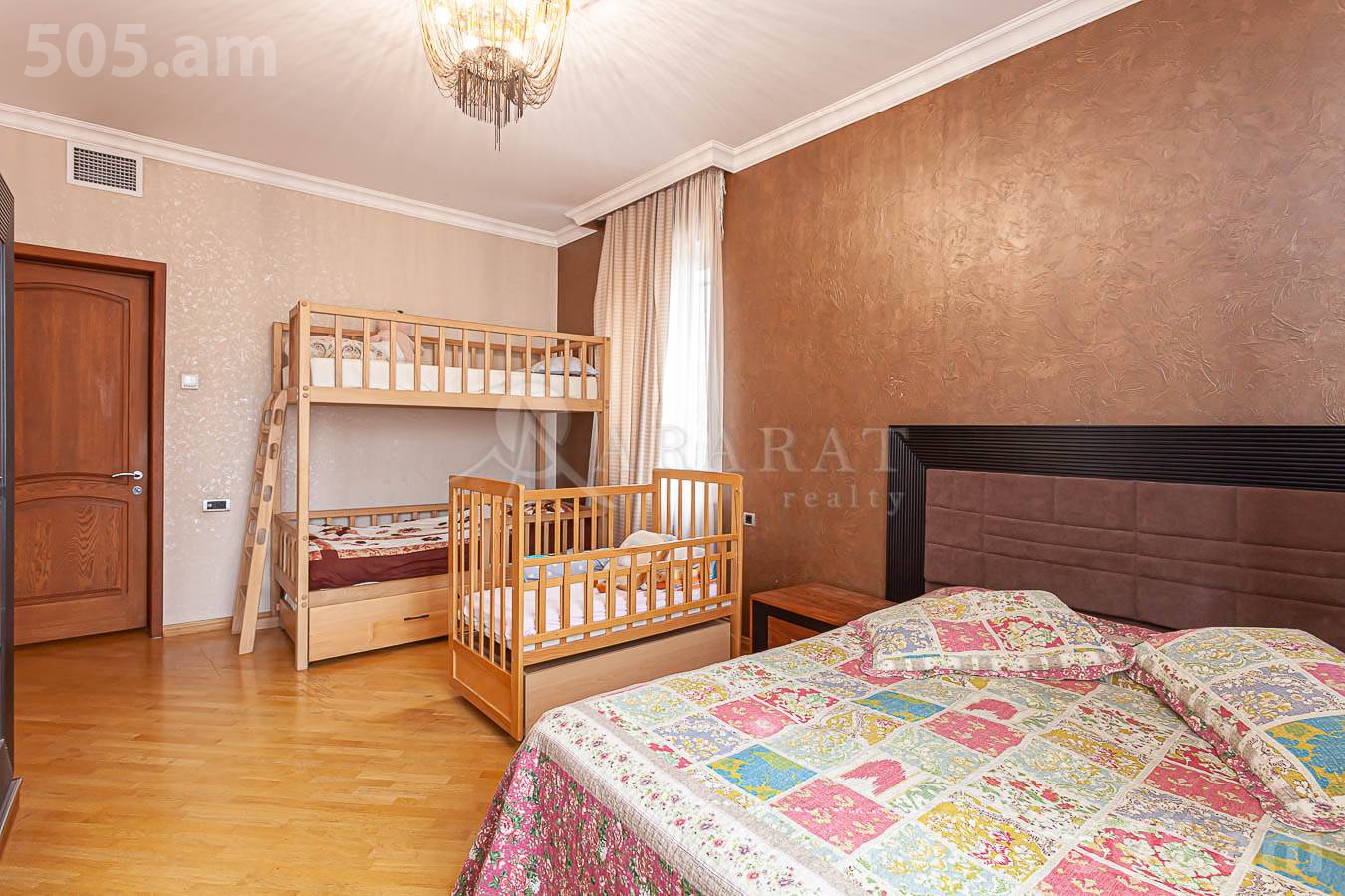 3 bedroom apartment for sale خیابان پارونیان, مرکز شهر ایروان, 153344