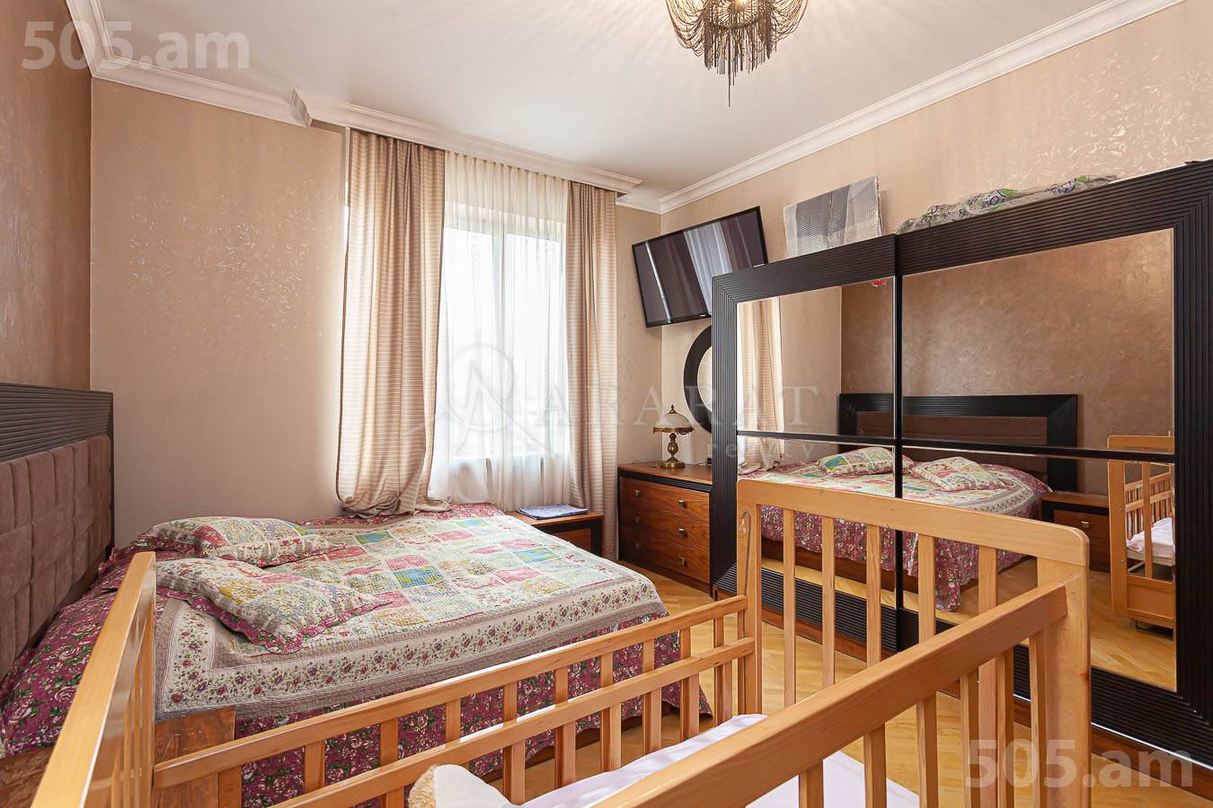 3 bedroom apartment for sale خیابان پارونیان, مرکز شهر ایروان, 153344