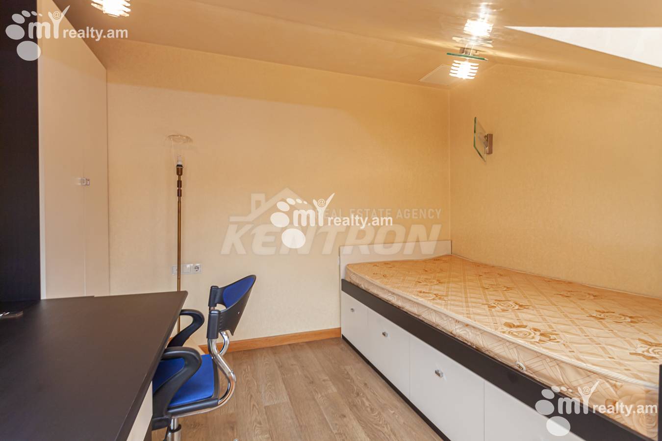 4 սենյականոց բնակարան  Ամիրյան փող, Կենտրոն Երևան, 147829