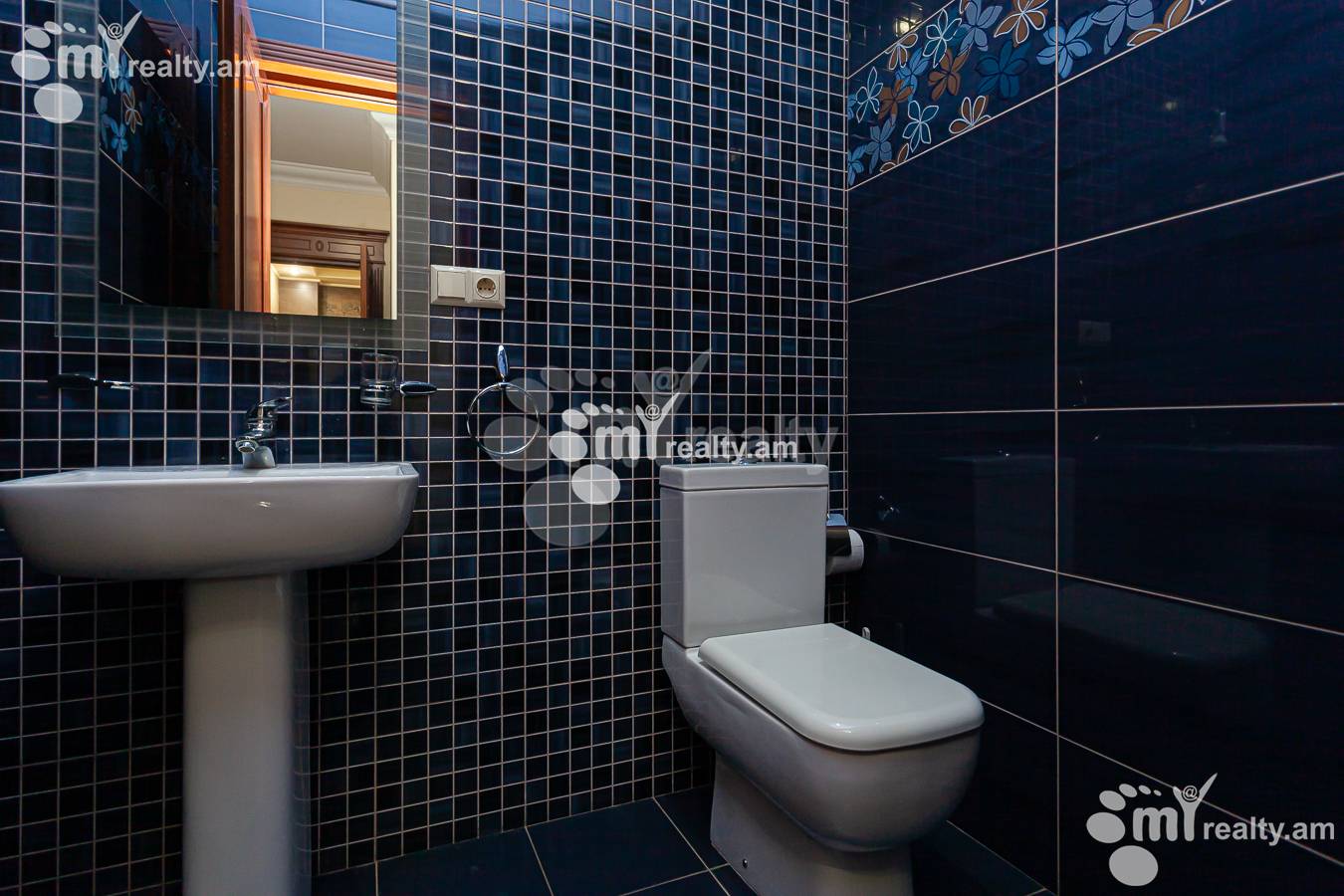 3 bedroom apartment for sale Northern (Hyusisayin)  Ave, Center Yerevan, 152177