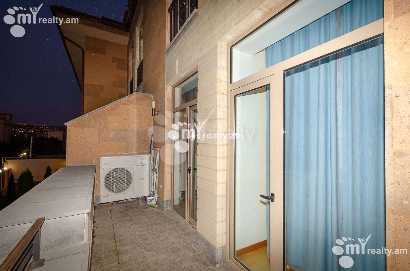 3 bedroom apartment for sale Antarayin St, Center Yerevan, 146939