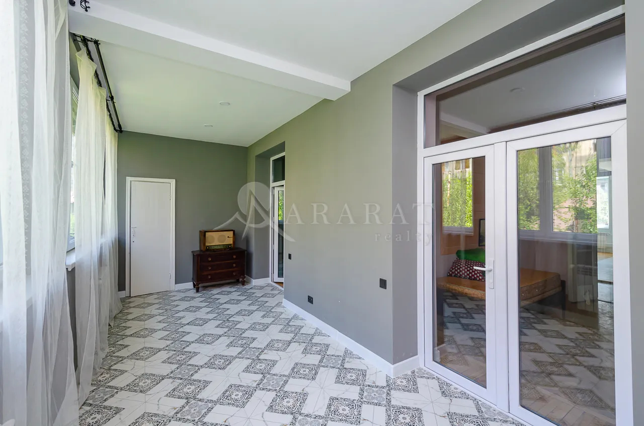 3 bedroom apartment for sale خیابان ساریان, مرکز شهر ایروان, 161881