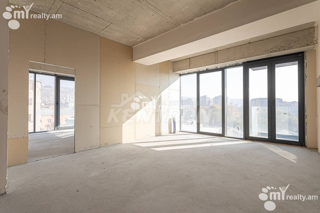 3 սենյականոց բնակարան  Խանջյան փող, Կենտրոն Երևան, 158000