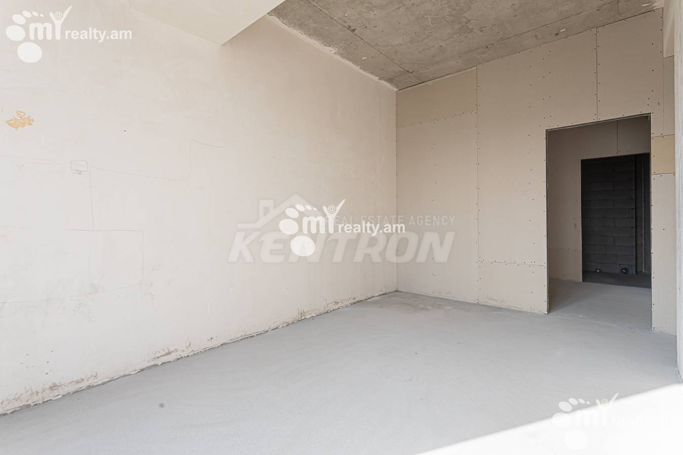 3 սենյականոց բնակարան  Խանջյան փող, Կենտրոն Երևան, 158000