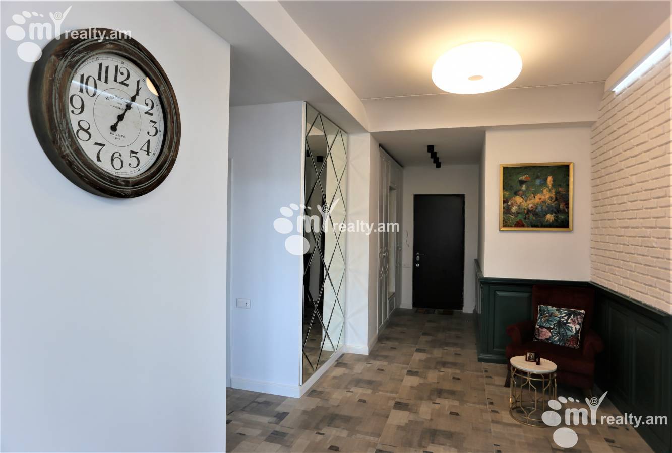 Купить 2 комнатную квартиру Бузанд ул, Центр Ереван, 142418