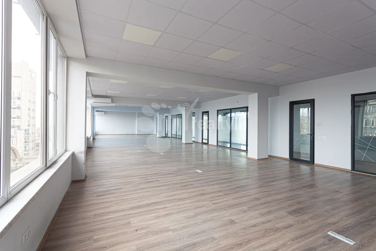 Commercial property for rent Hr.Kochar St, Arabkir Yerevan, 160951